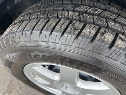 Used 2010 Jeep Grand Cherokee Laredo image 10