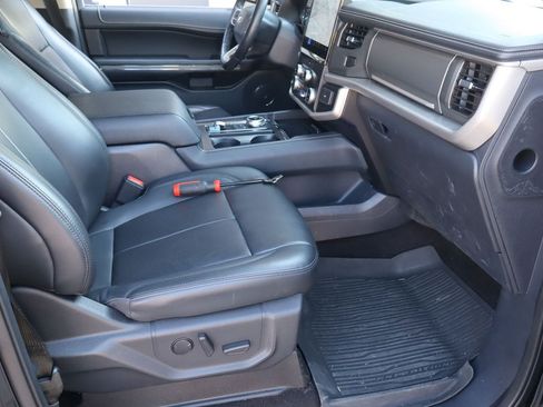 Used 2022 Ford Expedition XLT RWD image 17