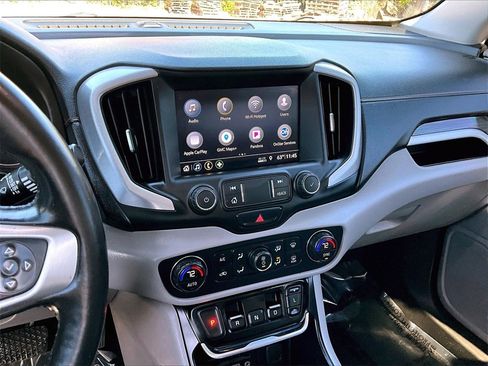Certified 2020 GMC Terrain SLT image 9