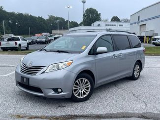 Used 2017 Toyota Sienna XLE w/ XLE Navigation Package FWD video 1