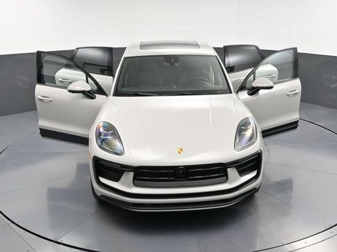 New 2026 Porsche Macan AWD/4WD image 33