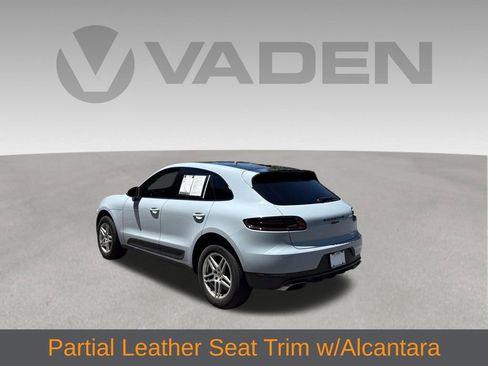 Used 2018 Porsche Macan AWD/4WD image 10