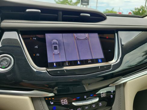 Certified 2024 Cadillac XT6 Premium Luxury w/ Technology Package FWD image 21