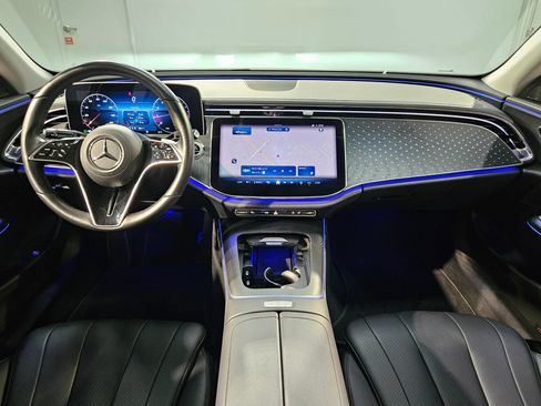 Used 2025 Mercedes-Benz E 350 Sedan w/ Winter Package image 10