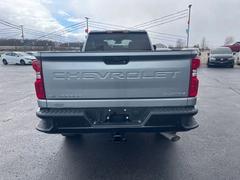 Used 2024 Chevrolet Silverado 2500 Custom w/ Custom Value Package image 5