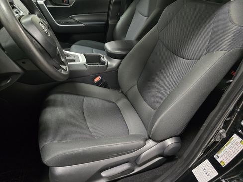 Certified 2024 Toyota RAV4 LE image 21