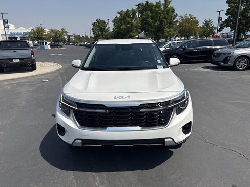 Used 2024 Kia Seltos S AWD/4WD image 2
