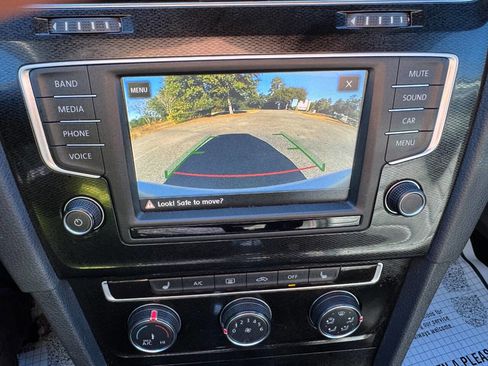 Used 2017 Volkswagen GTI SE image 20