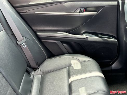 Used 2025 Toyota Camry SE FWD image 14
