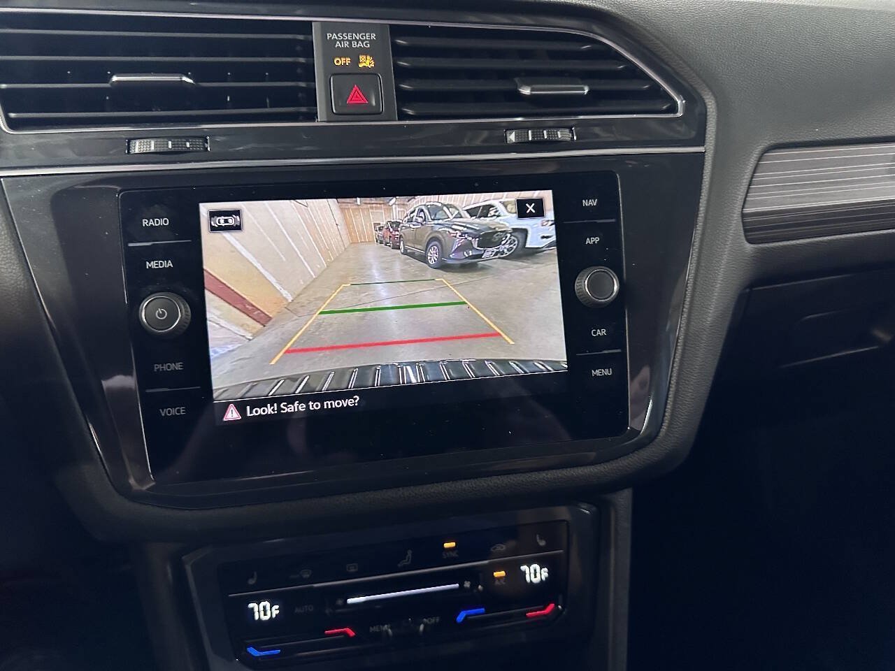 Used 2022 Volkswagen Tiguan SEL R-Line AWD/4WD image 11