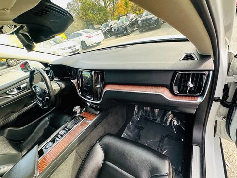 Used 2021 Volvo S60 T6 Momentum image 21