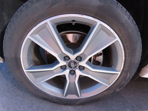 Used 2019 Audi Q5 2.0T Premium Plus image 17