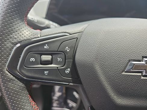 Certified 2024 Chevrolet Trax RS FWD image 21