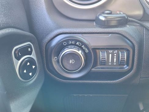 Used 2019 Jeep Wrangler Unlimited Sport S image 24