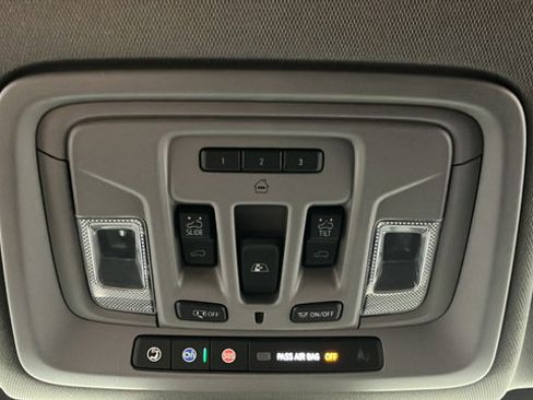 Used 2022 GMC Sierra 1500 Denali AWD/4WD image 44