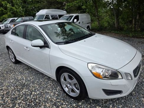 Used 2012 Volvo S60 T5 FWD image 3