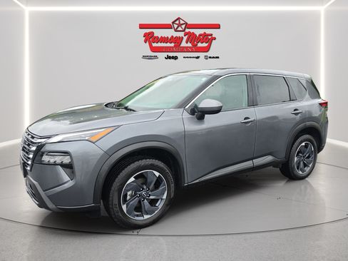 Used 2025 Nissan Rogue SV FWD image 1
