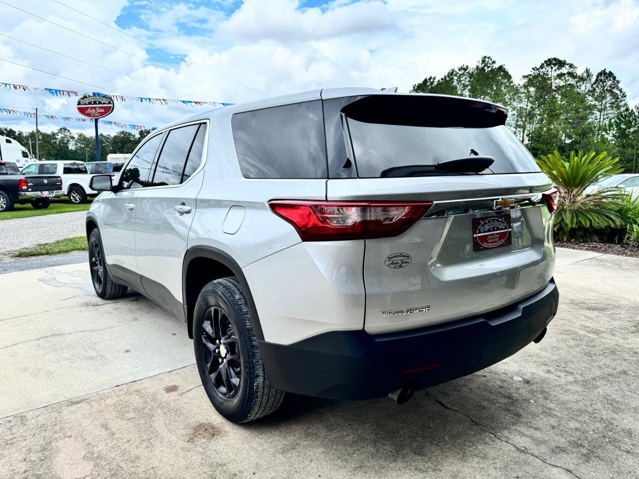 Used 2021 Chevrolet Traverse LS FWD image 7