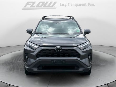 Used 2022 Toyota RAV4 XLE Premium image 3