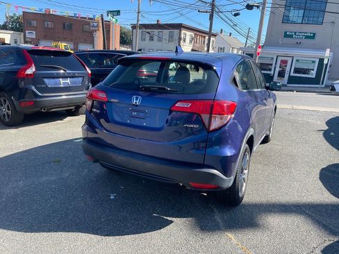 Used 2017 Honda HR-V LX image 9