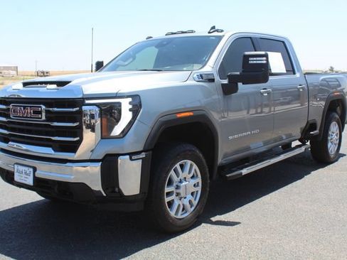 Used 2024 GMC Sierra 2500 SLE w/ SLE Value Package; AWD/4WD image 9