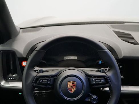 New 2026 Porsche Cayenne image 18