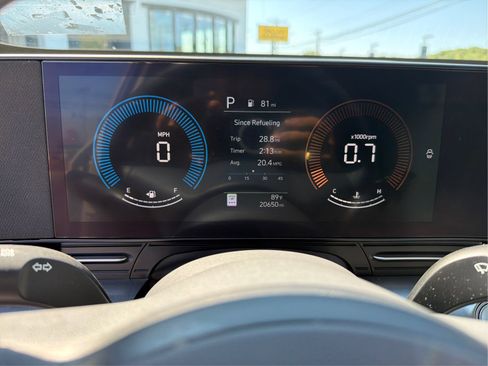 Used 2025 Hyundai Kona SEL AWD/4WD image 17