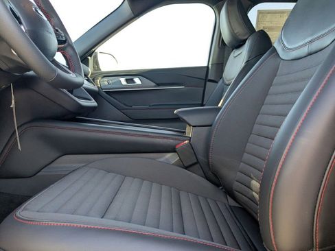 New 2026 Ford Explorer ST-Line w/ ST-Line Street Pack image 22