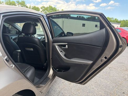 Used 2016 Hyundai Elantra Limited FWD image 27