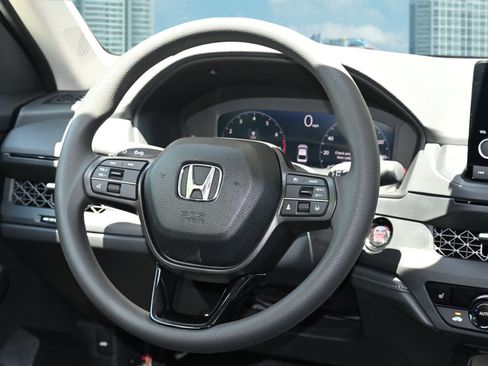 Used 2025 Honda Accord SE image 21