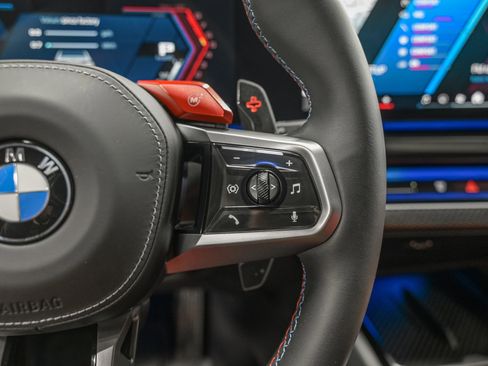 Used 2025 BMW M5 w/ Carbon Package image 20