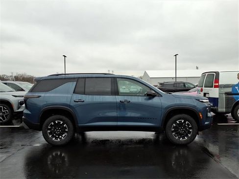 New 2026 Chevrolet Traverse Z71 w/ Driver Confidence Package image 2