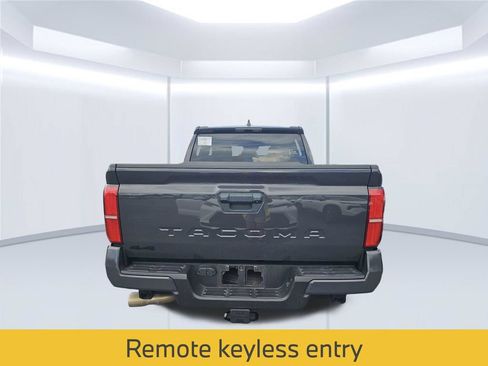 Used 2025 Toyota Tacoma TRD Sport AWD/4WD image 16