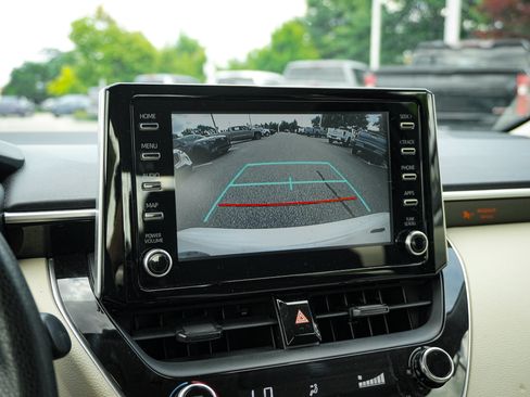 Used 2020 Toyota Corolla LE FWD image 24
