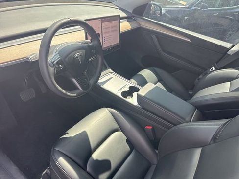 Used 2024 Tesla Model Y Long Range AWD/4WD image 11