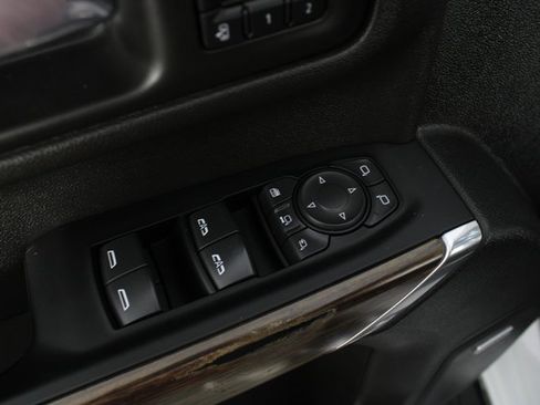 Used 2022 Chevrolet Silverado 2500 High Country w/ Z71 Off-Road Package image 18