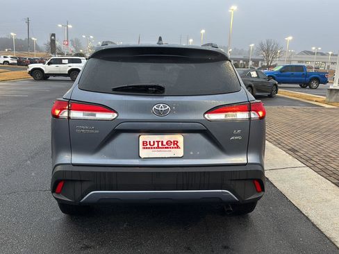 Certified 2022 Toyota Corolla Cross LE image 4