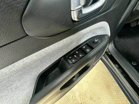 Used 2022 Jeep Compass Latitude FWD image 16