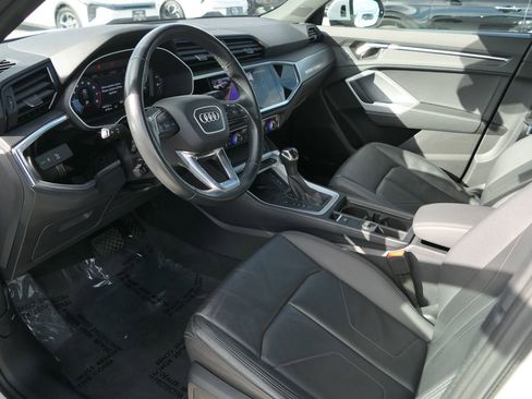 Used 2024 Audi Q3 2.0T Premium image 11