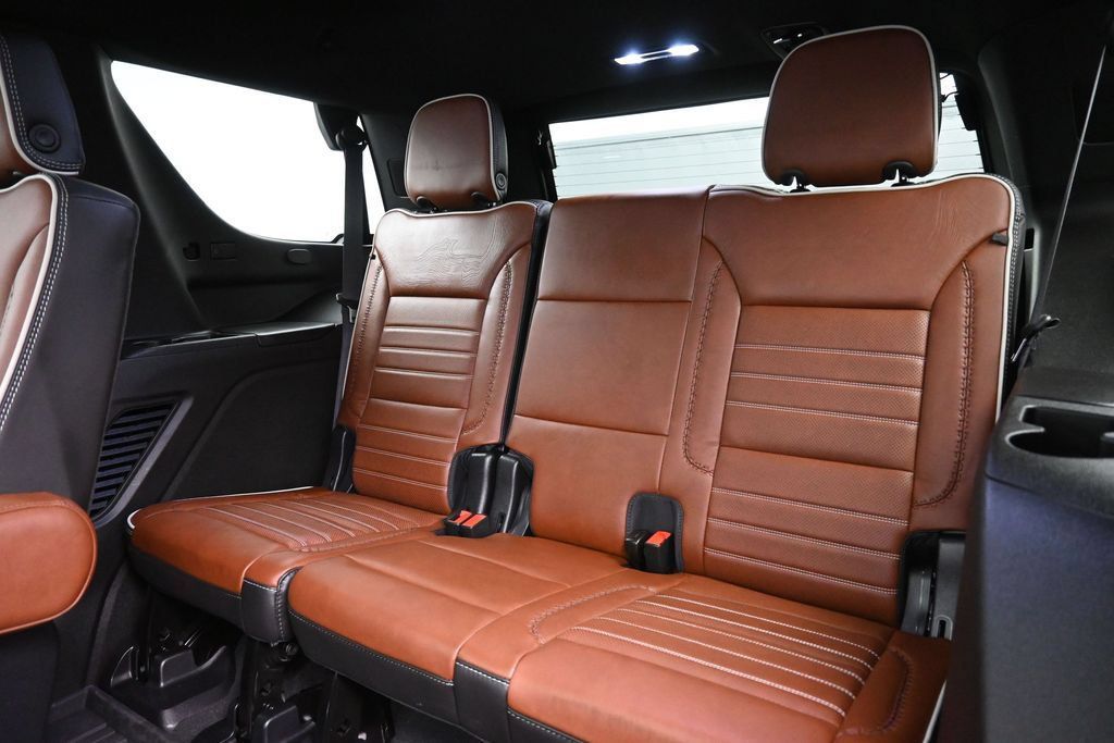 Used 2023 GMC Yukon Denali Ultimate w/ LPO, Floor Liner Package AWD/4WD image 26