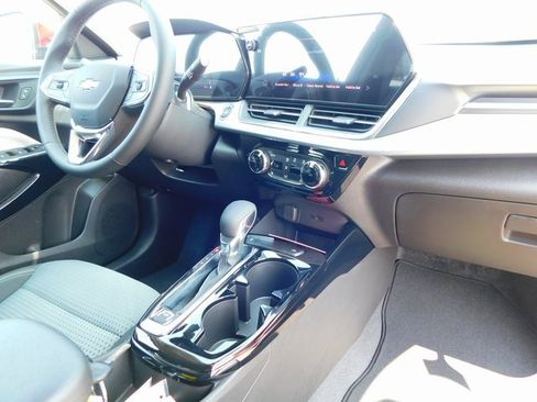 New 2025 Chevrolet Trax LT w/ Driver Confidence Package image 17