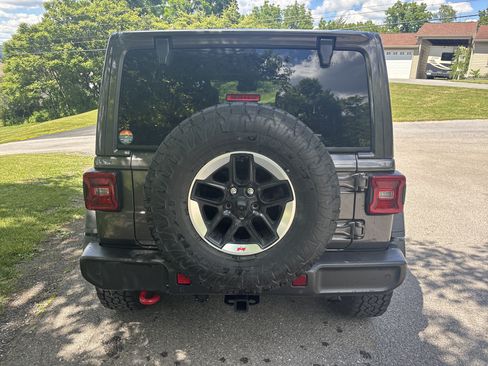 Used 2021 Jeep Wrangler Unlimited Rubicon AWD/4WD image 4