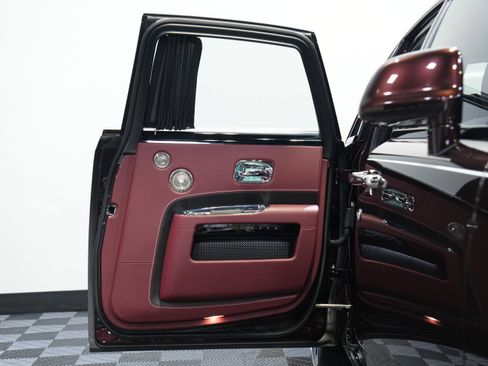 Used 2020 Rolls-Royce Ghost image 34