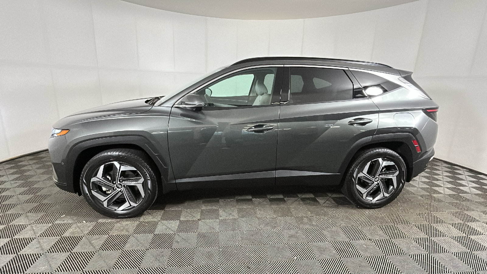 Certified 2022 Hyundai Tucson Limited AWD/4WD image 7