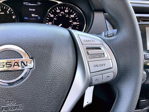 Used 2015 Nissan Rogue S FWD image 22