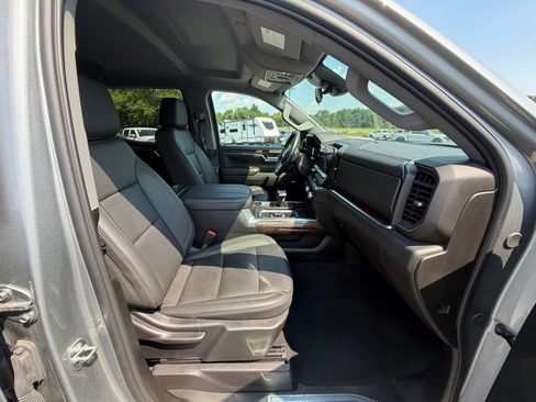 Used 2024 GMC Sierra 1500 Elevation w/ Elevation Premium Package AWD/4WD image 13