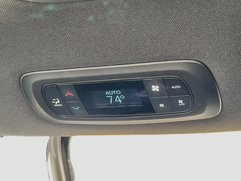 Used 2026 Chrysler Pacifica Select FWD image 24