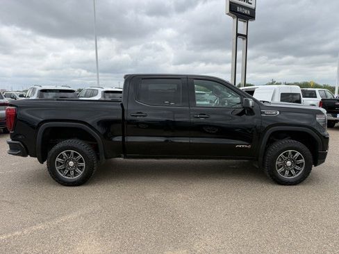 Used 2025 GMC Sierra 1500 AT4 AWD/4WD image 10