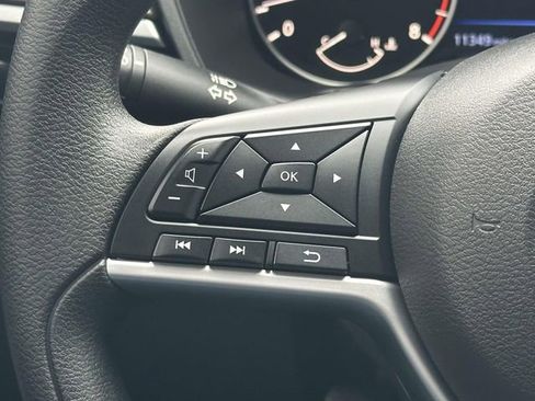 Used 2024 Nissan Altima 2.5 SV image 22