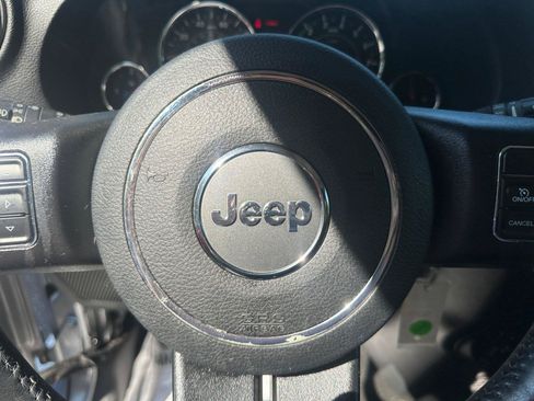Used 2018 Jeep Wrangler Unlimited Sport S AWD/4WD image 19